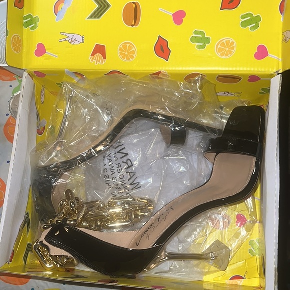 Lemon Drop by privileged  new in box Walter Size 10 - Picture 6 of 7